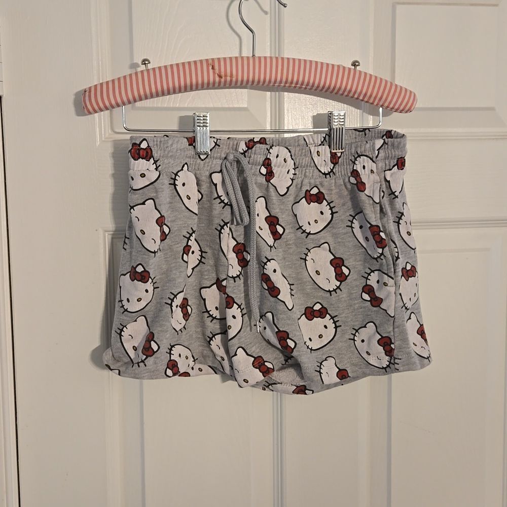 Hello kitty by Sanrio shorts size small